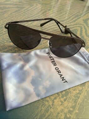 Foster Grant SunReaders 1903 Black Metal Frame/Smoke Lenses